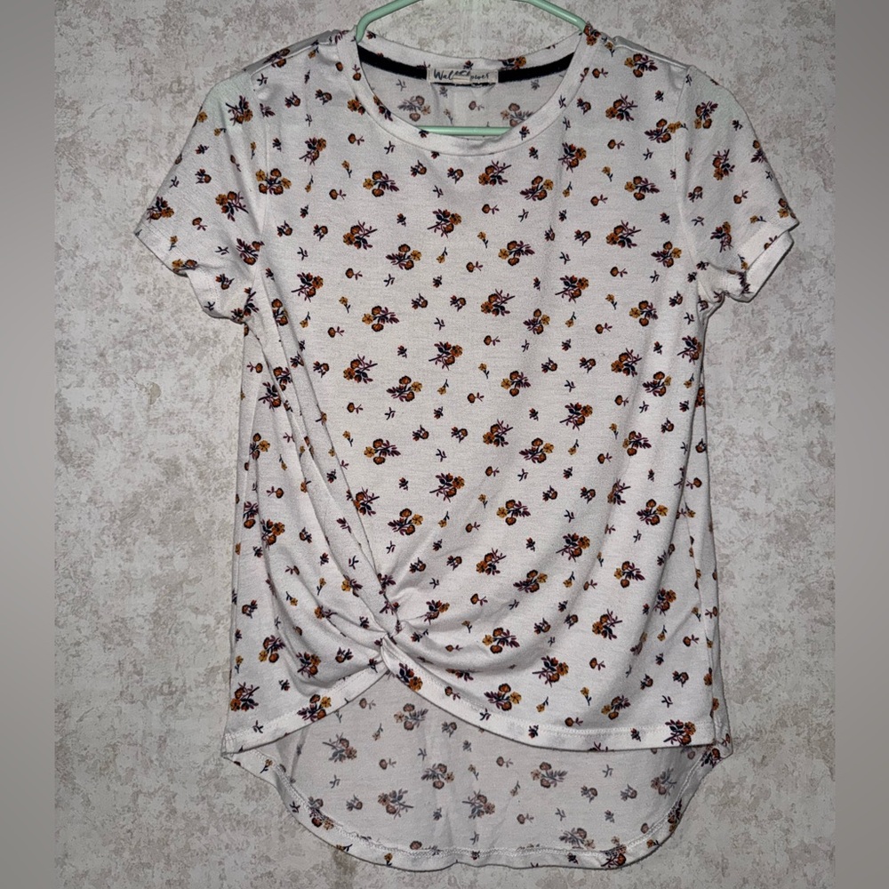 Wallflower White Floral Knot Front Tee